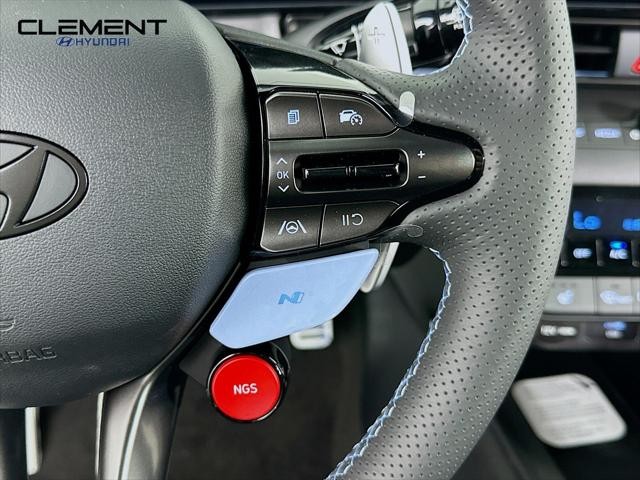 Hyundai Elantra N Vehicle Full-screen Gallery Image 15