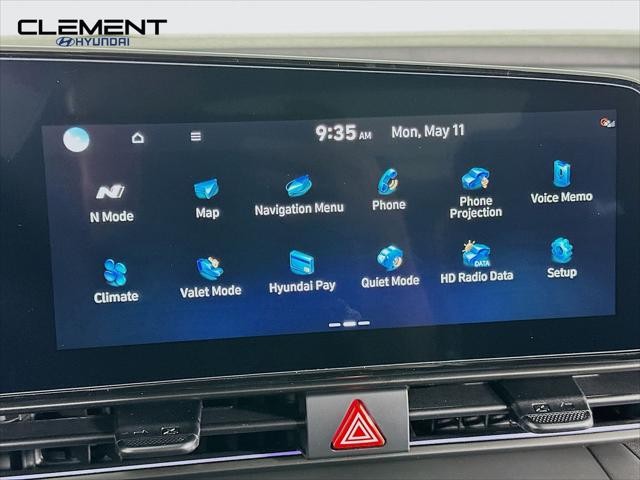 Hyundai Elantra N Vehicle Full-screen Gallery Image 17