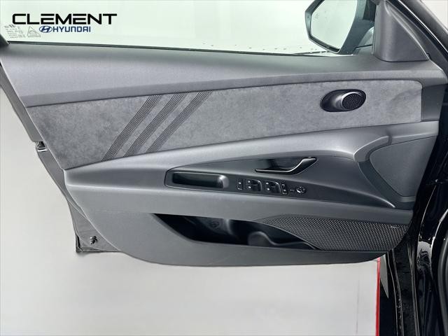 Hyundai Elantra N Vehicle Full-screen Gallery Image 25