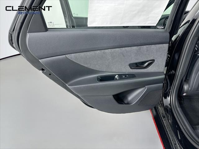Hyundai Elantra N Vehicle Full-screen Gallery Image 28