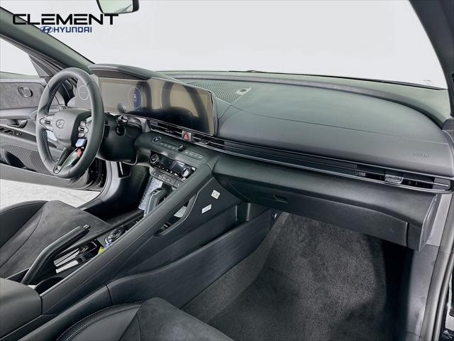 Hyundai Elantra N Vehicle Full-screen Gallery Image 31