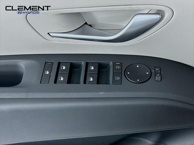 Hyundai Tucson Vehicle Full-screen Gallery Image 21