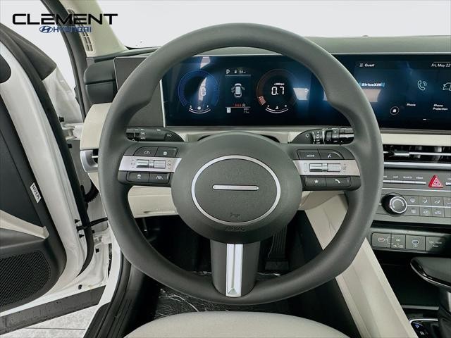 Hyundai Tucson Vehicle Full-screen Gallery Image 13