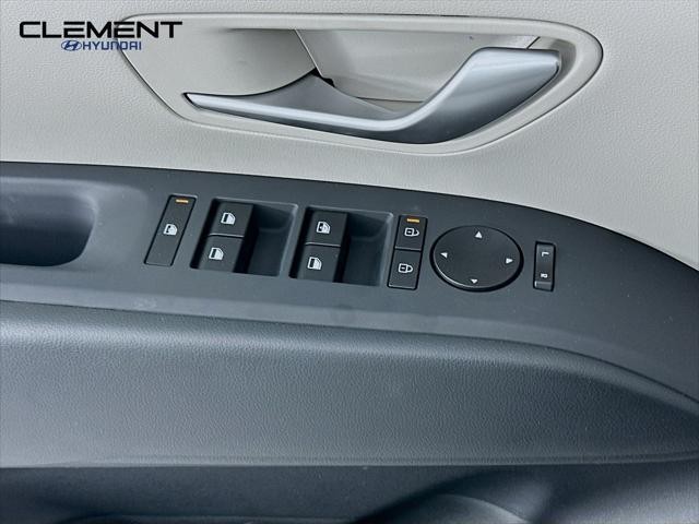Hyundai Tucson Vehicle Full-screen Gallery Image 21