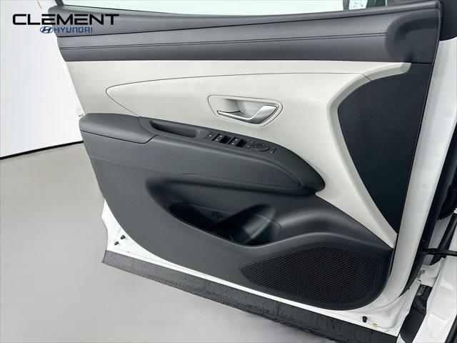 Hyundai Tucson Vehicle Full-screen Gallery Image 22