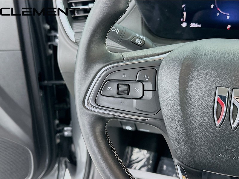 Buick Encore GX Vehicle Full-screen Gallery Image 15