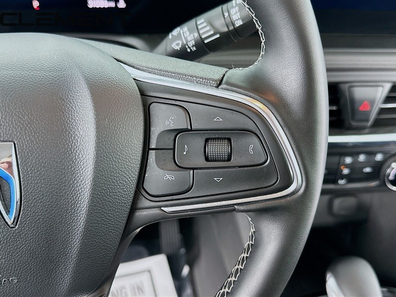 Buick Encore GX Vehicle Full-screen Gallery Image 17