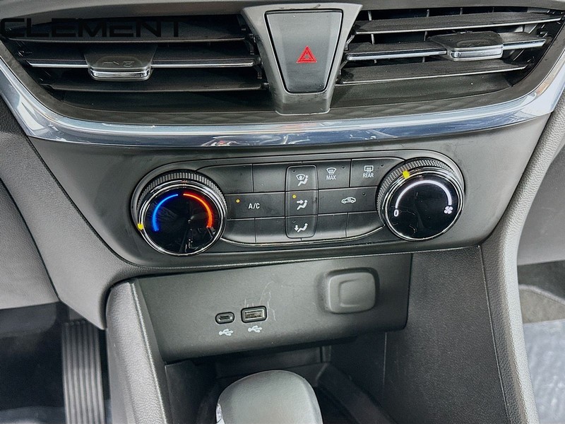 Buick Encore GX Vehicle Full-screen Gallery Image 22