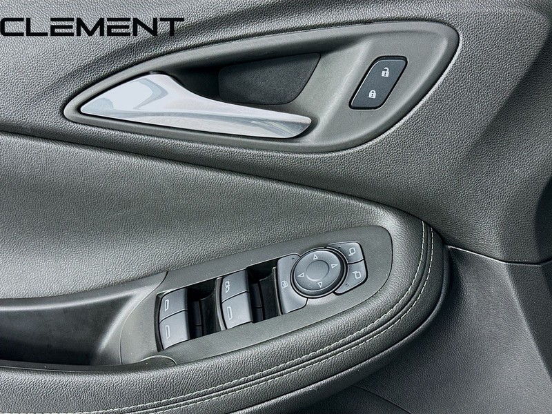 Buick Encore GX Vehicle Full-screen Gallery Image 24