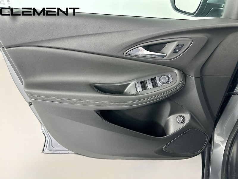 Buick Encore GX Vehicle Full-screen Gallery Image 25