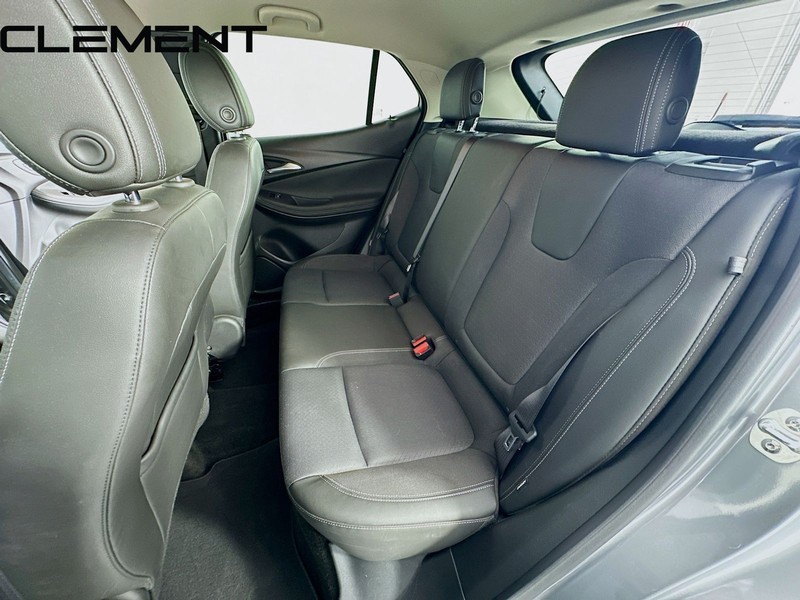 Buick Encore GX Vehicle Full-screen Gallery Image 30