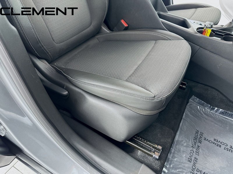 Buick Encore GX Vehicle Full-screen Gallery Image 32