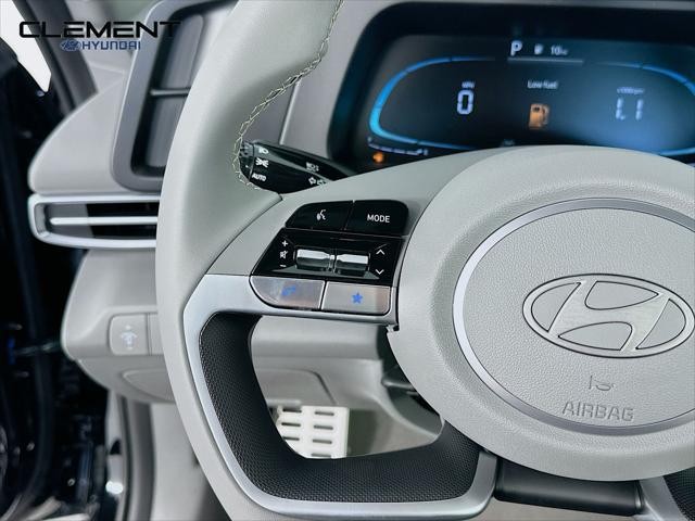 Hyundai Elantra Vehicle Full-screen Gallery Image 14
