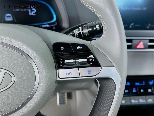 Hyundai Elantra Vehicle Full-screen Gallery Image 15
