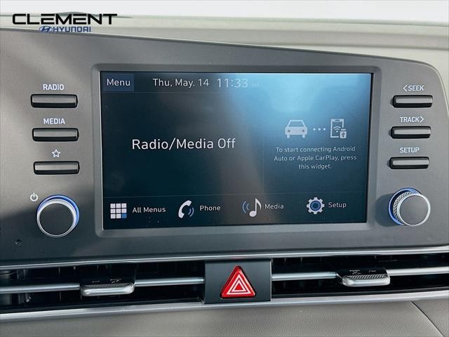 Hyundai Elantra Vehicle Full-screen Gallery Image 17