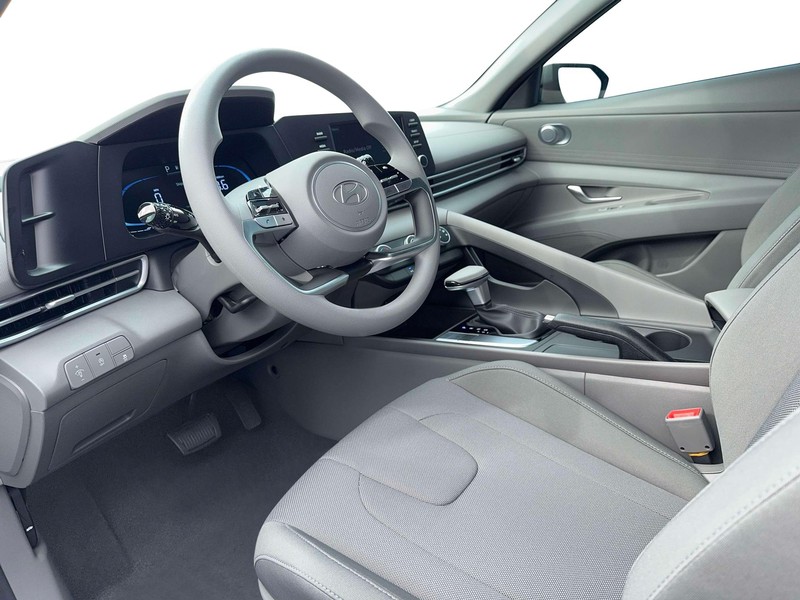 Hyundai Elantra Vehicle Full-screen Gallery Image 14