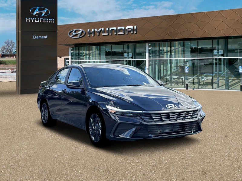 Hyundai Elantra Vehicle Full-screen Gallery Image 11