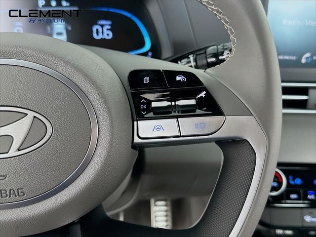 Hyundai Elantra Vehicle Full-screen Gallery Image 15