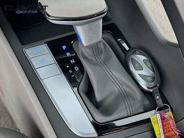 Hyundai Elantra Vehicle Full-screen Gallery Image 20
