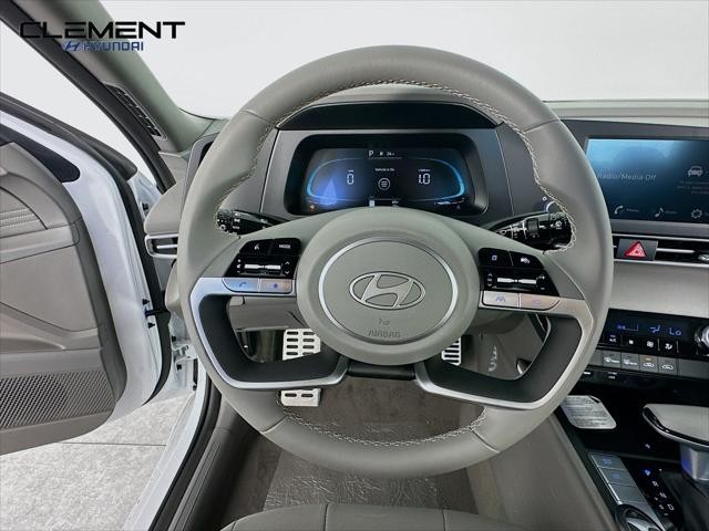 Hyundai Elantra Vehicle Full-screen Gallery Image 13