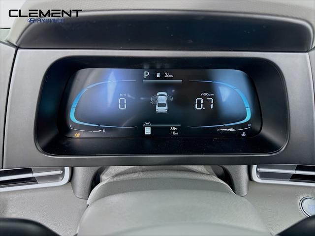 Hyundai Elantra Vehicle Full-screen Gallery Image 16