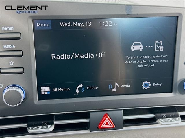 Hyundai Elantra Vehicle Full-screen Gallery Image 17