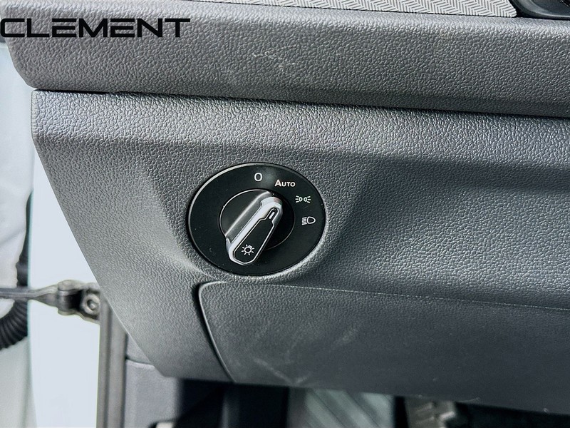 Volkswagen Jetta Vehicle Full-screen Gallery Image 13