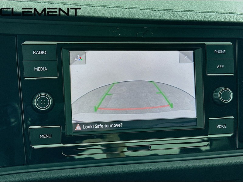 Volkswagen Jetta Vehicle Full-screen Gallery Image 20