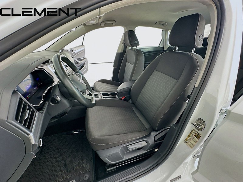 Volkswagen Jetta Vehicle Full-screen Gallery Image 28