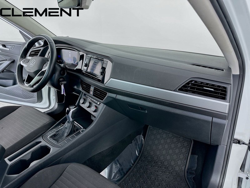 Volkswagen Jetta Vehicle Full-screen Gallery Image 33