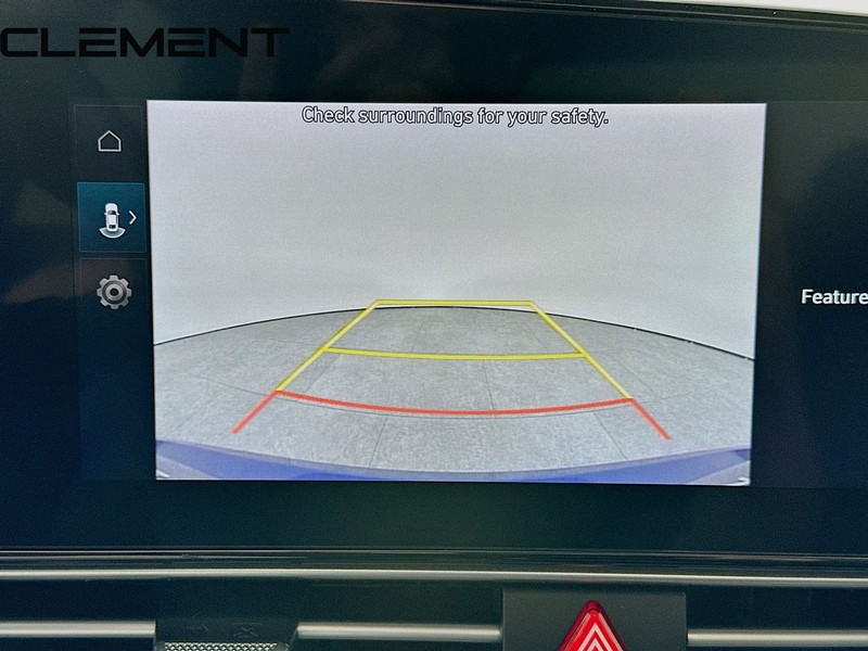 Hyundai Elantra Vehicle Full-screen Gallery Image 20