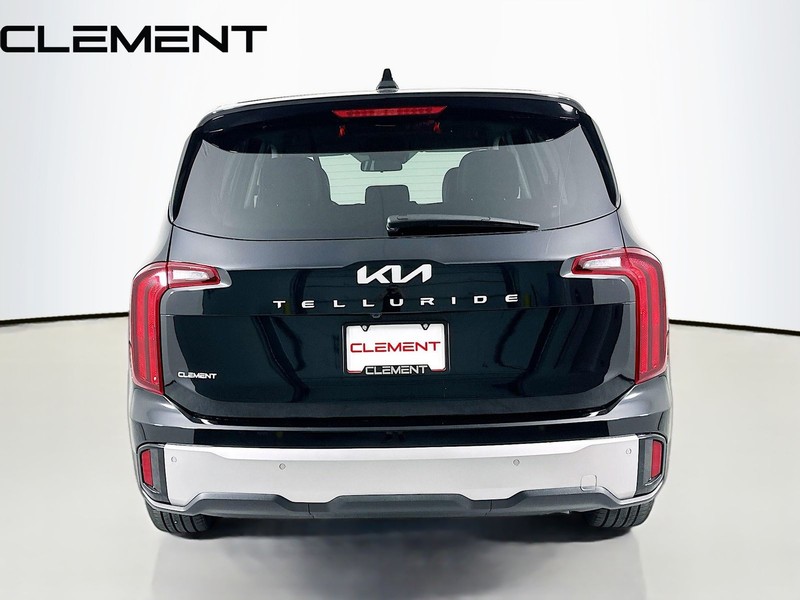 Kia Telluride Vehicle Full-screen Gallery Image 8