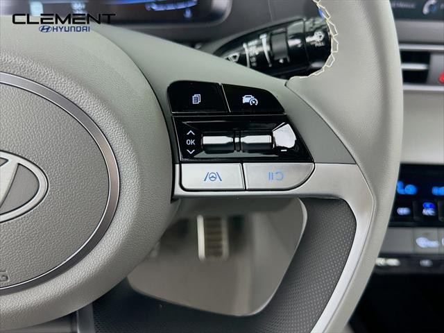 Hyundai Elantra Vehicle Full-screen Gallery Image 15