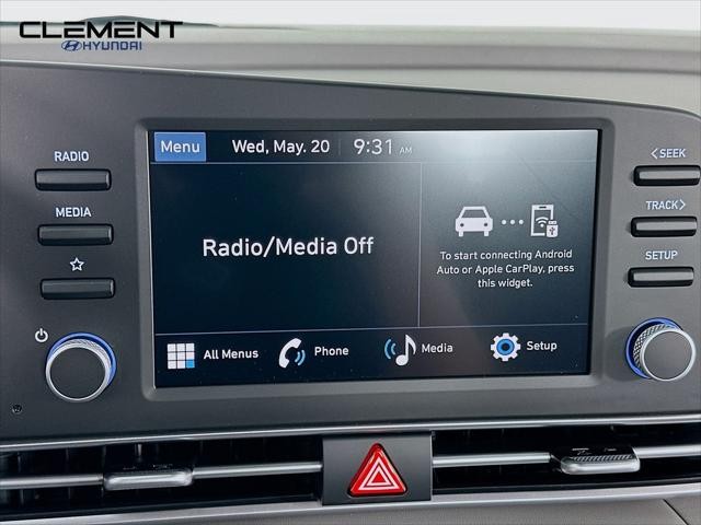 Hyundai Elantra Vehicle Full-screen Gallery Image 17