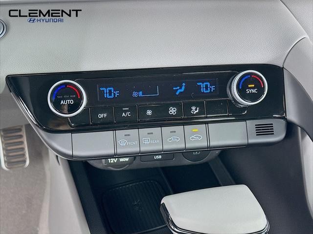 Hyundai Elantra Vehicle Full-screen Gallery Image 19