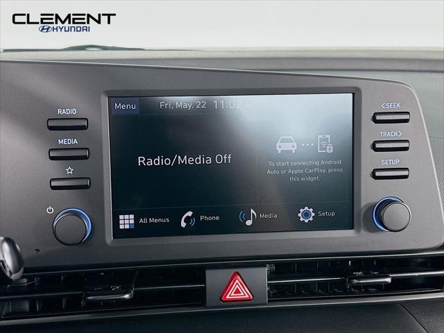 Hyundai Elantra Vehicle Full-screen Gallery Image 17