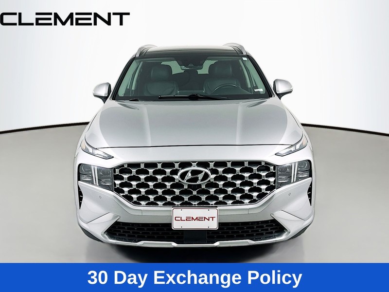 Hyundai Santa Fe Vehicle Full-screen Gallery Image 3