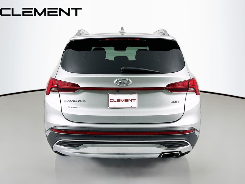 Hyundai Santa Fe Vehicle Full-screen Gallery Image 8