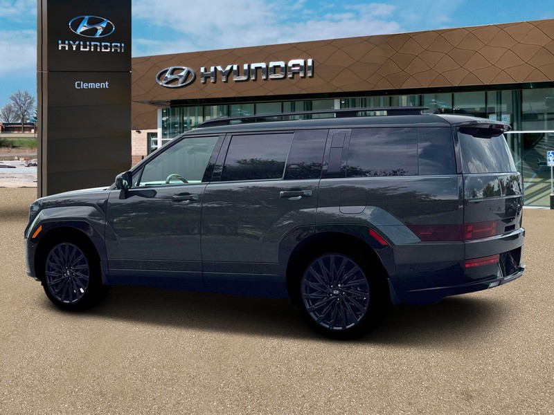 Hyundai Santa Fe Vehicle Full-screen Gallery Image 4