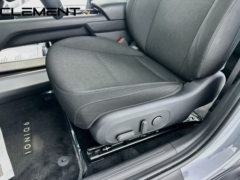Hyundai IONIQ 6 Vehicle Full-screen Gallery Image 25
