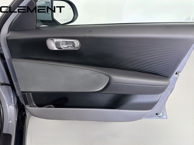 Hyundai IONIQ 6 Vehicle Full-screen Gallery Image 33