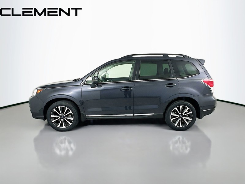 Subaru Forester Vehicle Full-screen Gallery Image 6