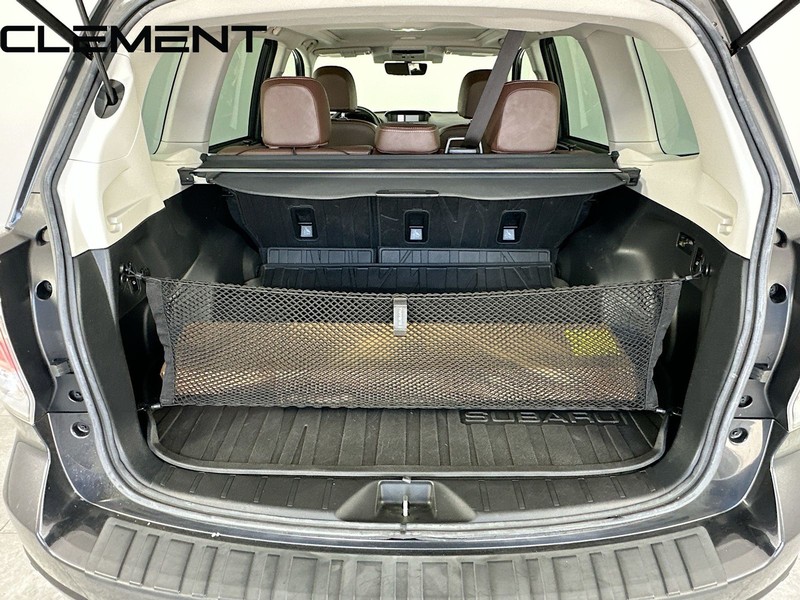 Subaru Forester Vehicle Full-screen Gallery Image 11