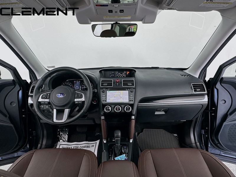Subaru Forester Vehicle Full-screen Gallery Image 12