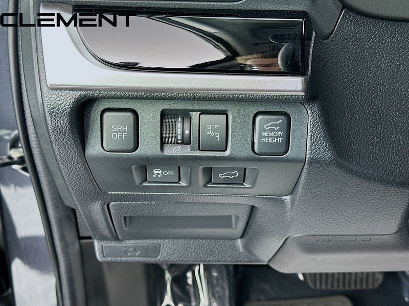 Subaru Forester Vehicle Full-screen Gallery Image 13