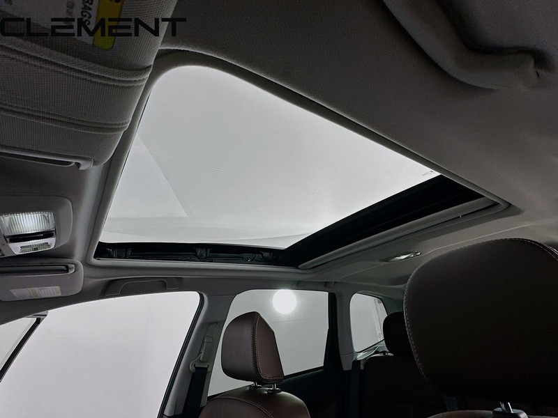 Subaru Forester Vehicle Full-screen Gallery Image 25