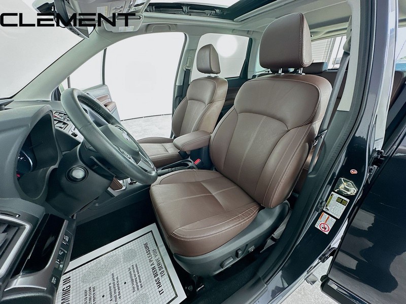 Subaru Forester Vehicle Full-screen Gallery Image 32