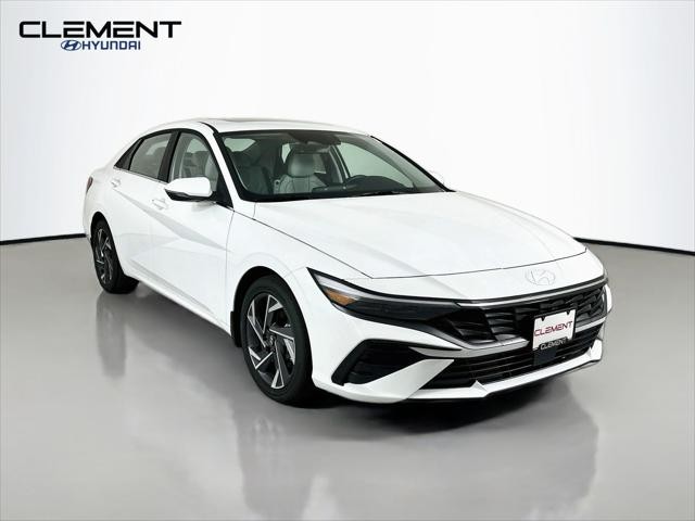 Hyundai Elantra Vehicle Image 03