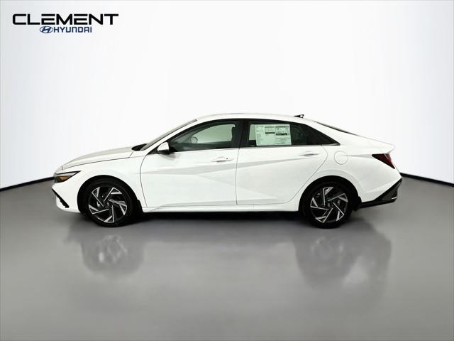 Hyundai Elantra Vehicle Image 04