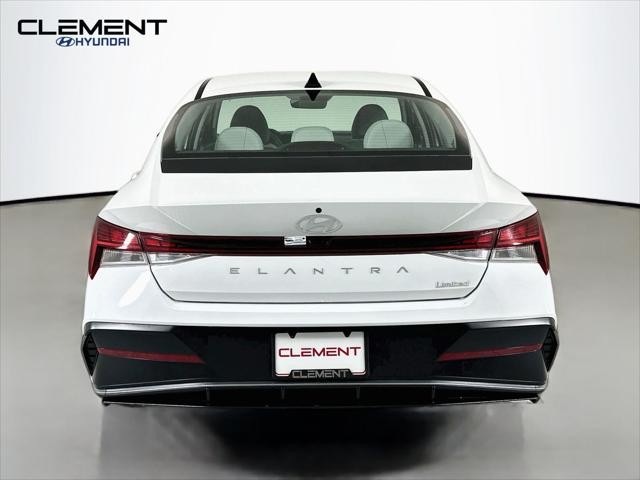 Hyundai Elantra Vehicle Image 07